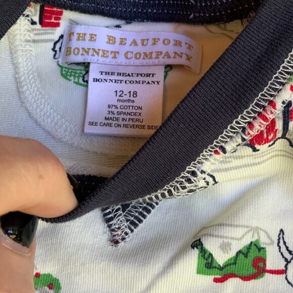 THE BEAUFORT BONNET COMPANY CASSIDY CREWNECK CLASSIC CHRISTMAS/NAVY - Picture 2 of 3